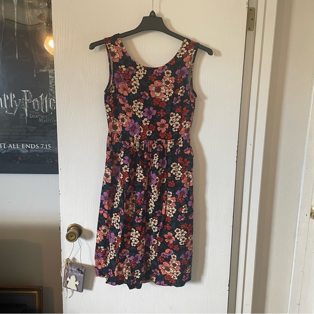 Pretty Princess Highway sleeveless floral dress 🌸 with pockets!